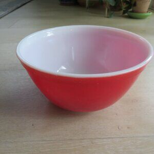 Vintage Pyrex Red 1-1/2 Qt Nesting Mixing Bowl 402 Good Condition Light Wear